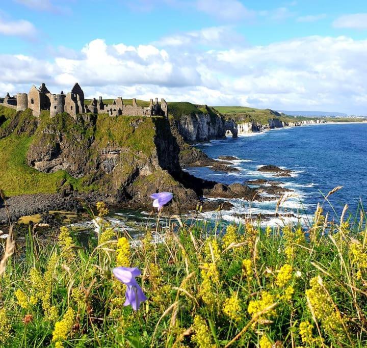 Causeway97 Townhouse Villa Portrush Buitenkant foto