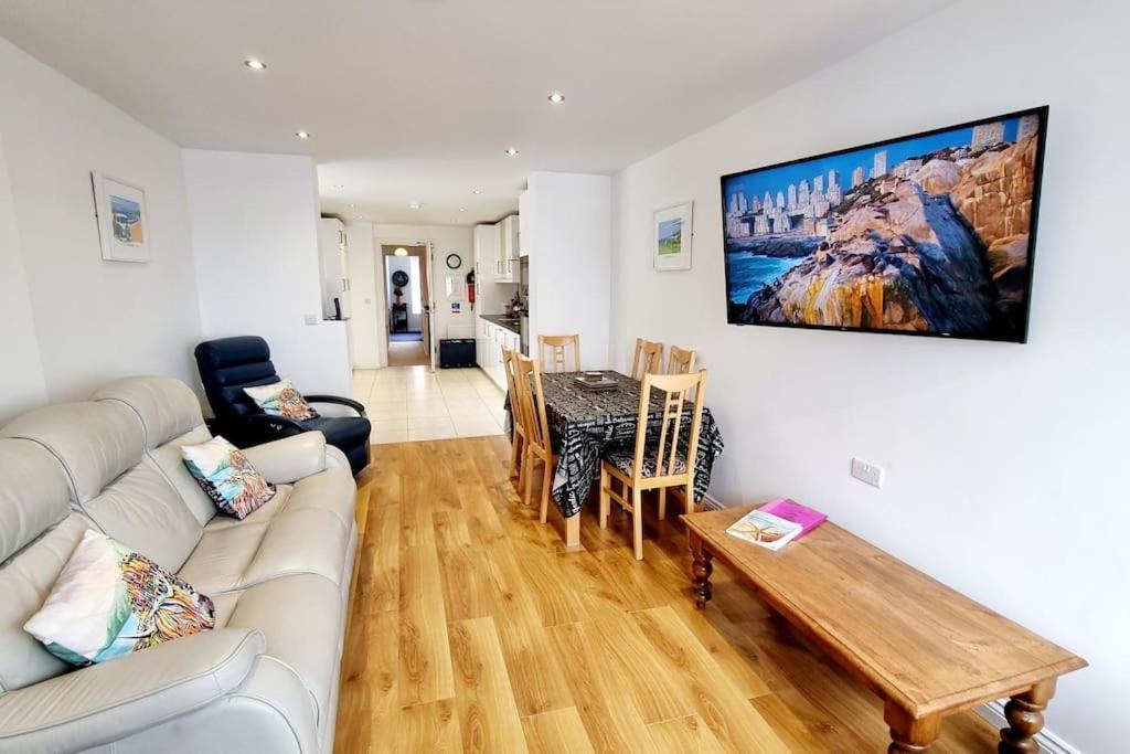 Causeway97 Townhouse Villa Portrush Buitenkant foto
